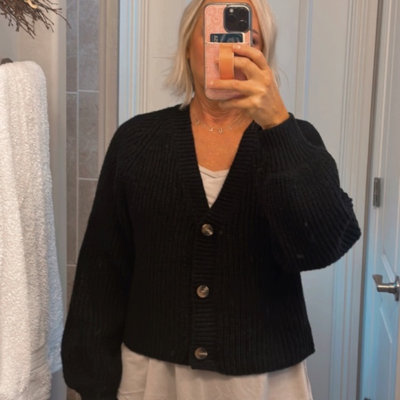 Cardigan - Picture 5 of 6